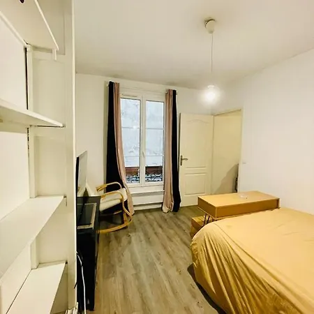 En Plein Coeur Du 10eme Et Proche De Plusieurs Gares Parigi