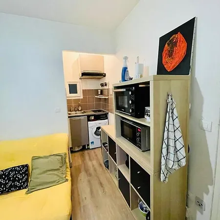 Appartamento En Plein Coeur Du 10eme Et Proche De Plusieurs Gares
