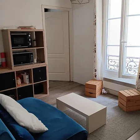En Plein Coeur Du 10eme Et Proche De Plusieurs Gares Appartamento
